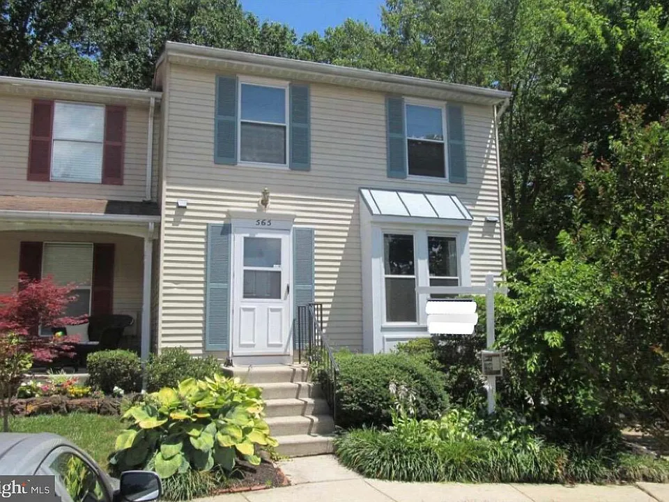 565 Bay Dale Ct