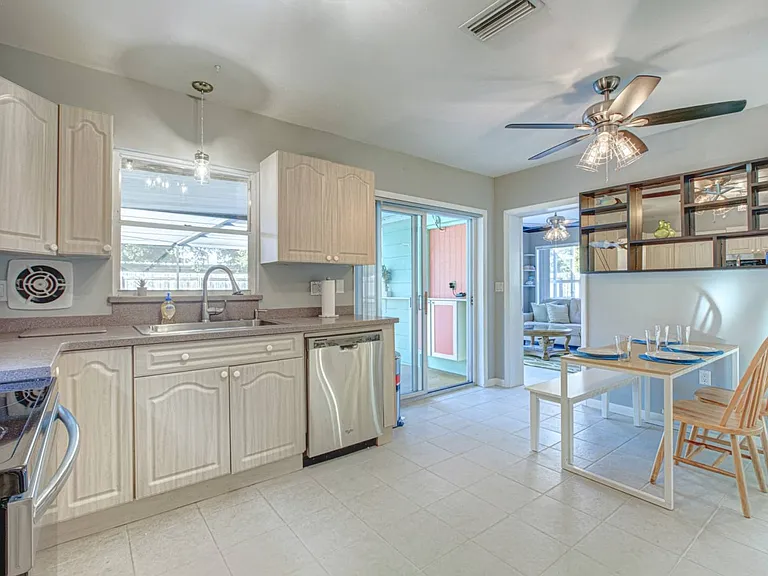 5930 Olive Ave — Photo 10