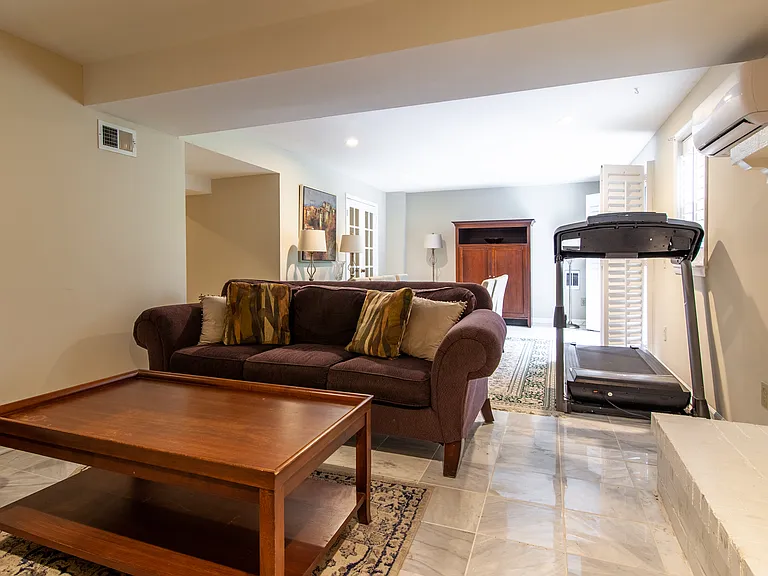 6034 Chesterbrook Rd #B — Photo 24