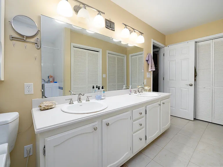 107 Lincoln Ln — Photo 10