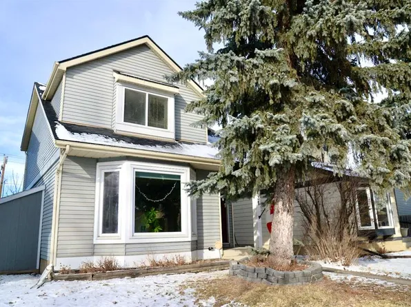 131 NE Erin Woods Dr SE, Calgary, AB T2B 2T6