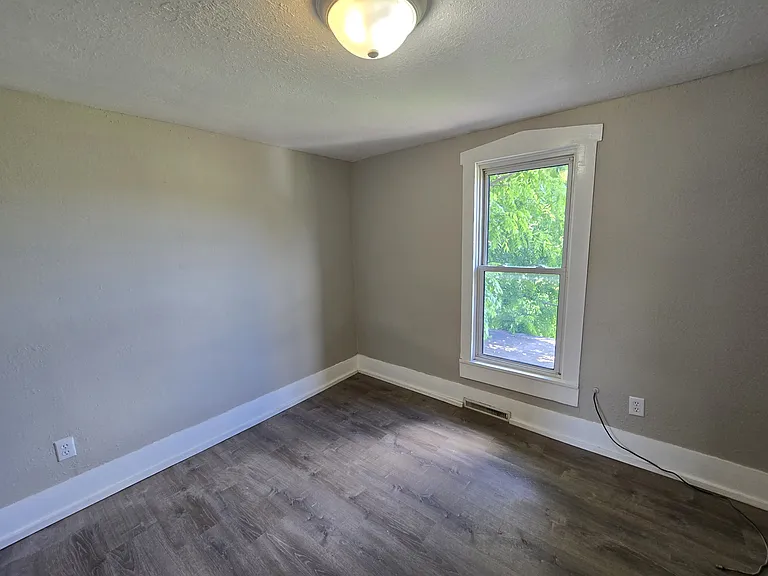 707 Webster St — Photo 17