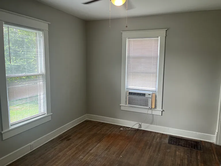 2801 N Chamberlain Ave — Photo 6