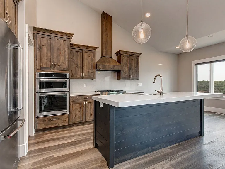 11091 N Shoreline Dr — Photo 3