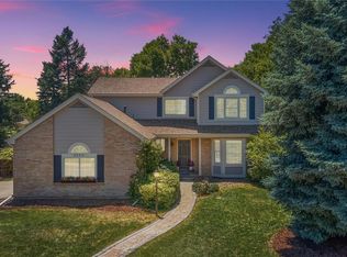 2055 S Gray Dr, Lakewood, CO 80227