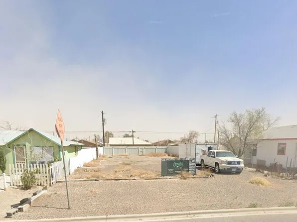 320 S Walnut St, Pecos, TX 79772