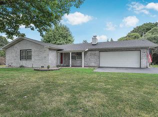 2352 Staunton Rd, Troy, IL 62294