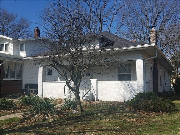3rd image of 3926 N Graceland Ave