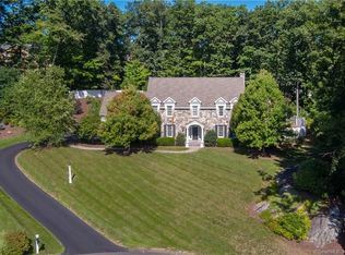 22 Terrys Rdg, Avon, CT 06001