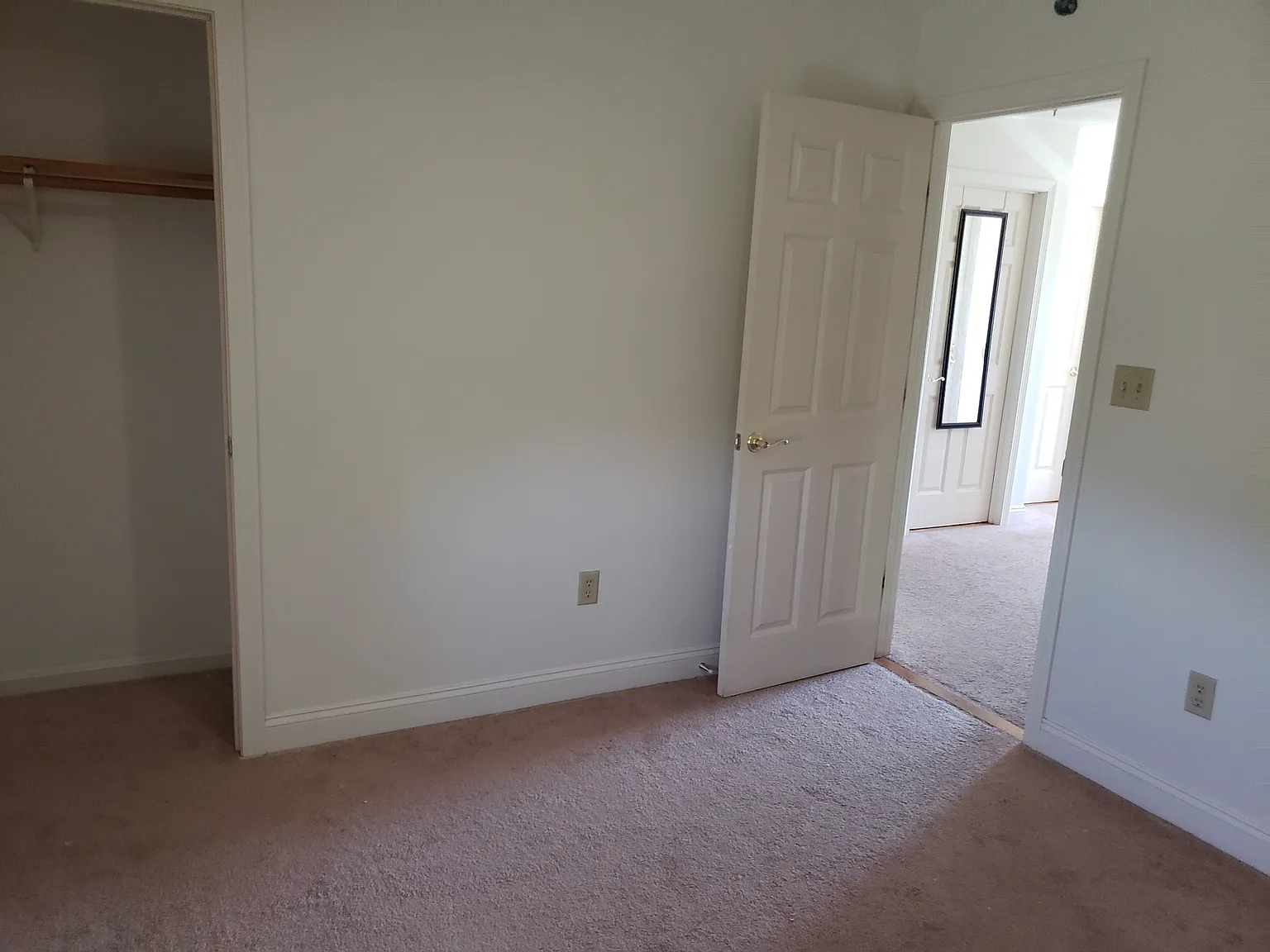 3 bed, 1600 sqft, $2,700 — Photo 4