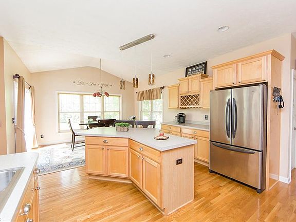 3rd image of 1153 Willow Bend Dr