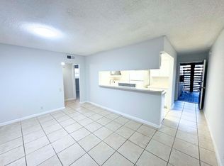 4505 Treehouse Ln APT 8D, Tamarac, FL 33319
