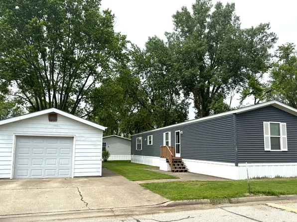 430 Avenue G, Bloomington, IL 61704