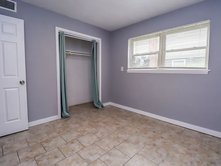 402 Lawrence Pl — Photo 17