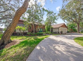 5020 Willow Leaf Way, Sarasota, FL 34241