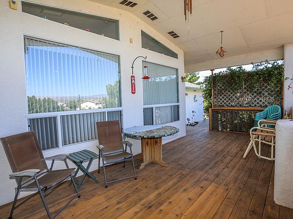 5th image of 941 E Buena Vista Dr
