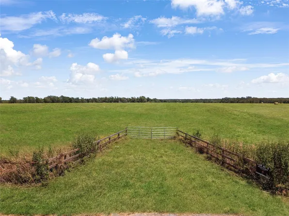 205 Saint Delight Rd, Paige, TX 78659
