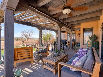 380 Penny Ln, Corrales, NM, 87048