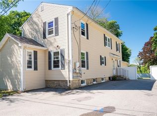 4 Cozy Ct, Waterford, CT 06385