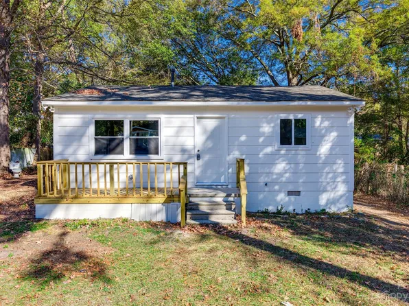 506 E Peachtree St, Dallas, NC 28034