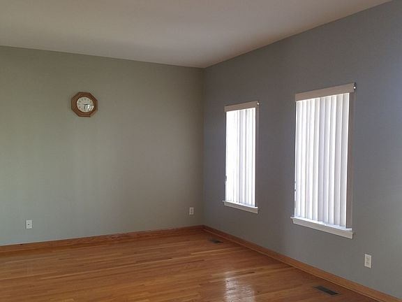 3rd image of 21537 Fulton Ct