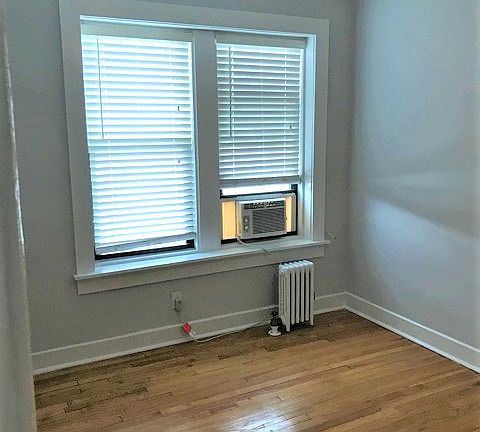 5th image of 6714 N Northwest Hwy APT 208