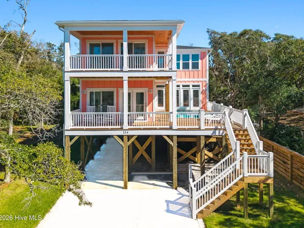 114 SE 75th Street, Oak Island, NC 28465