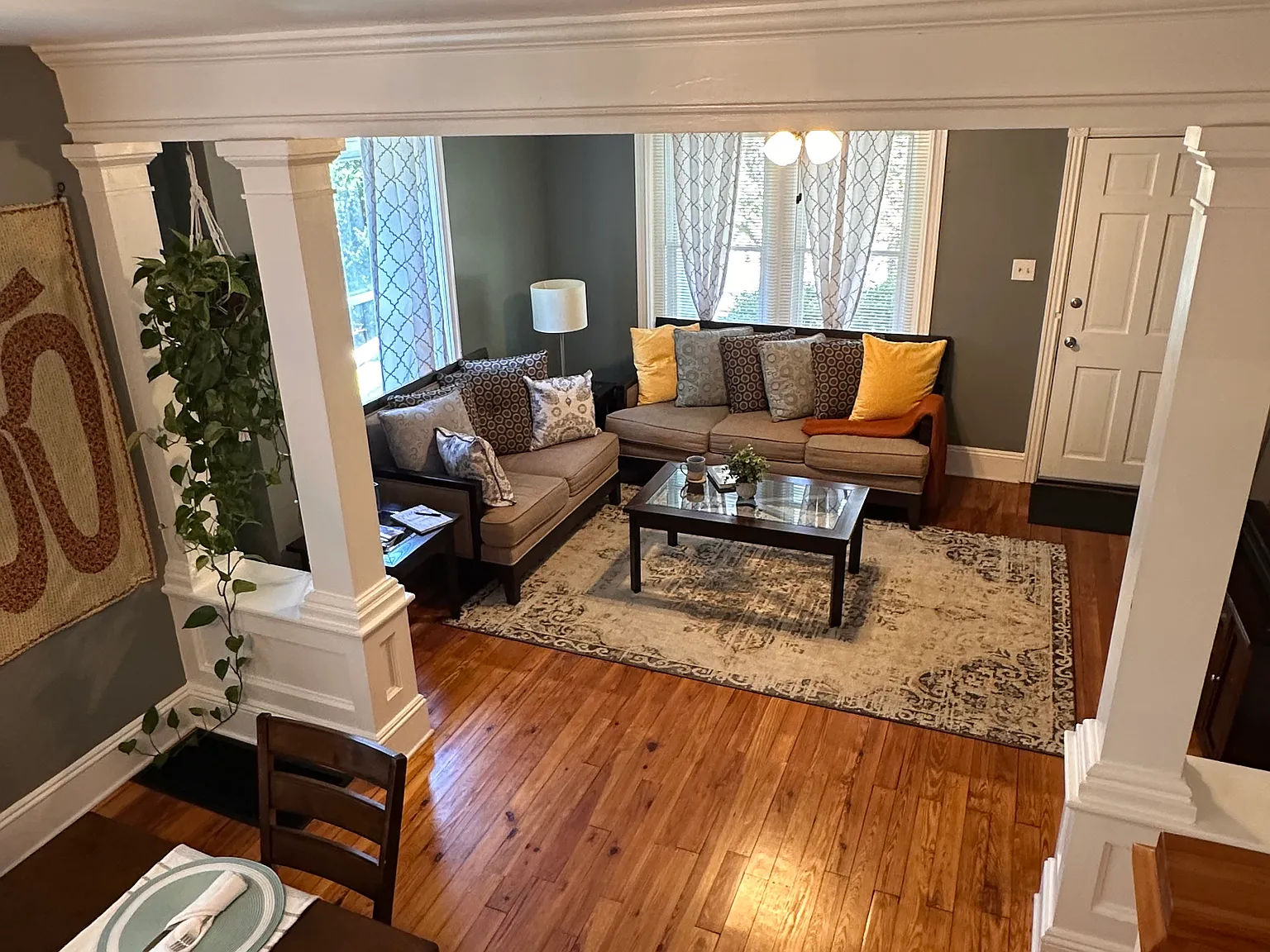 3 bed, 1400 sqft, $2,200 — Photo 2