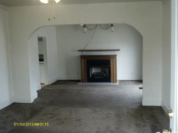 3rd image of 827 W Nowland Ave