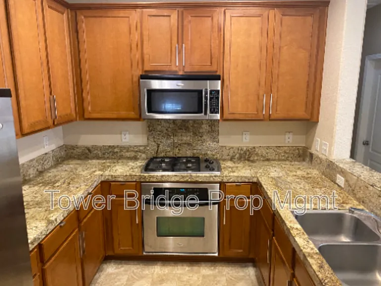 3301 N Park Dr #1411 — Photo 3