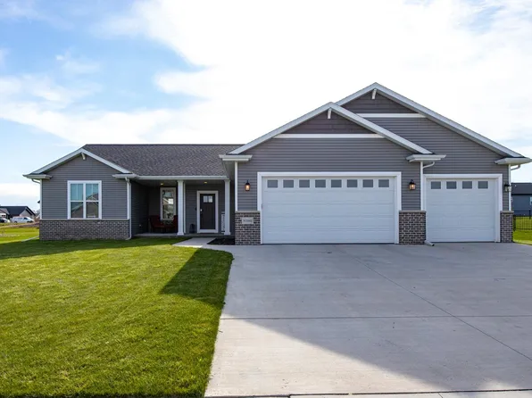 N1842 Schroeder Farm Dr, Greenville, WI 54942