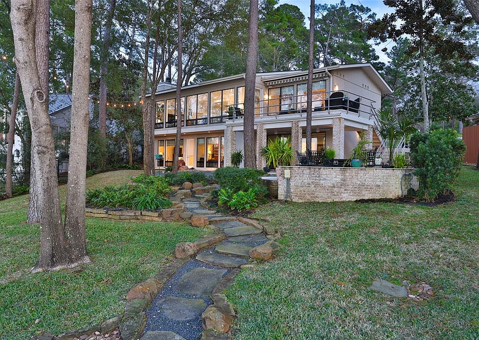 1st image of 15709 Lakeway Drive