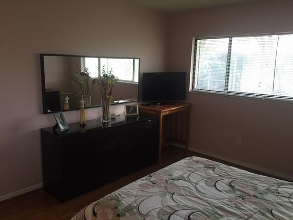 5th image of 761 NE 199th St APT 203