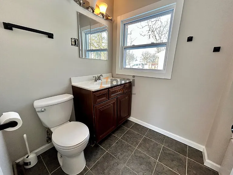 14725 Bryan St — Photo 14