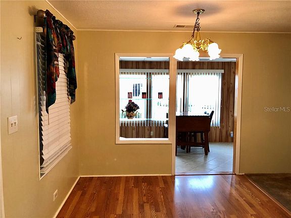 5th image of 4 Pine Ln