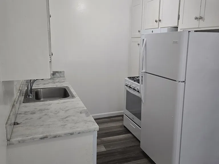 2405 F St #3 — Photo 1