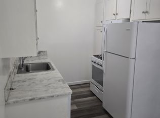 2405 F St APT 3, Sacramento, CA 95816