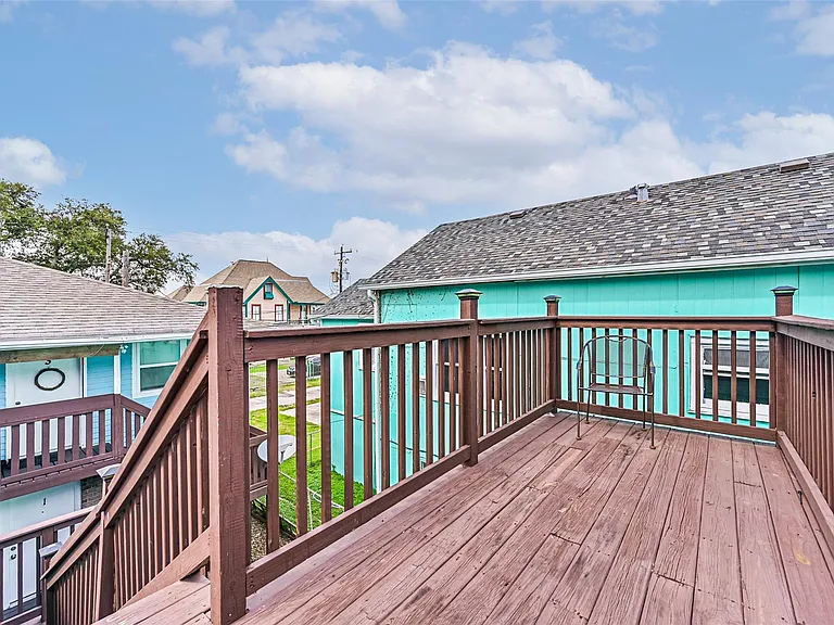 2914 Avenue K #4 — Photo 2