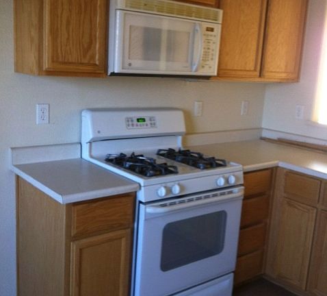 4th image of 665 Kensington Cir