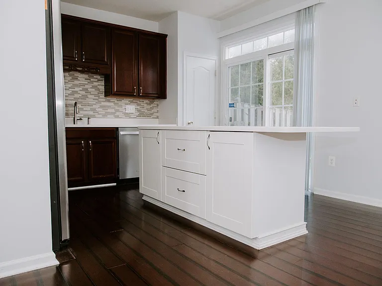 110 Quinton Oaks Cir — Photo 9