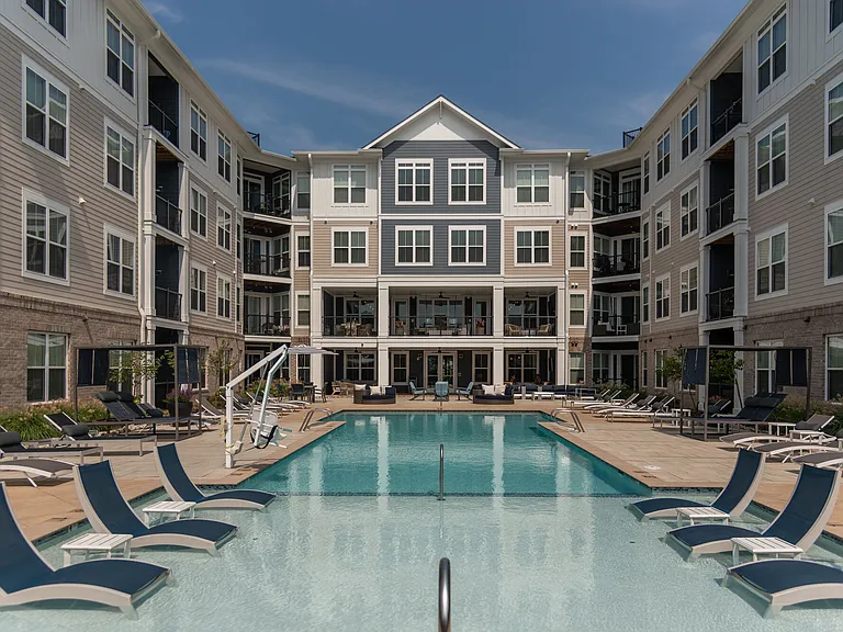 The Pearl at Marina Shores — Photo 35