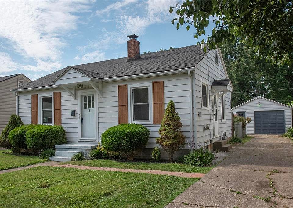 1st image of 1631 Manor Ct