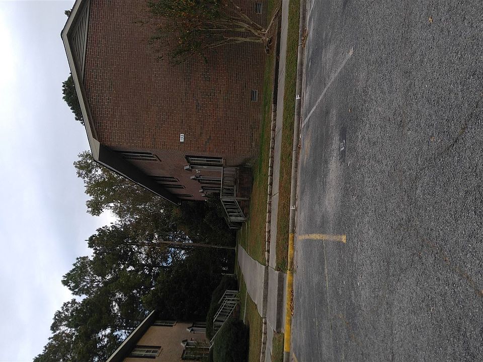 132 F OAKMONT DRIVE