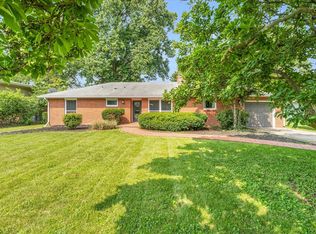 70 Greencroft Dr, Champaign, IL 61821