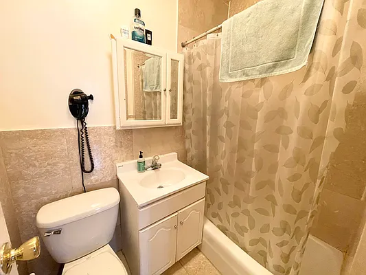 Rented by Century 21 Premier  | media 9