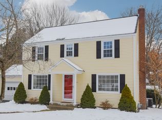 21 Braeburn Rd, West Hartford, CT 06107