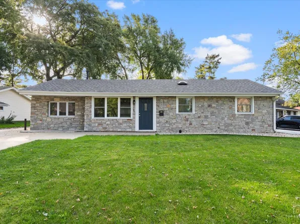 1831 Wedgewood Ln, Schaumburg, IL 60193