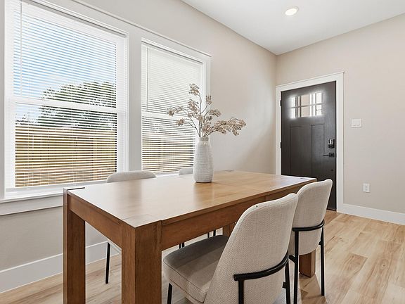 5th image of 4723 Mallow St