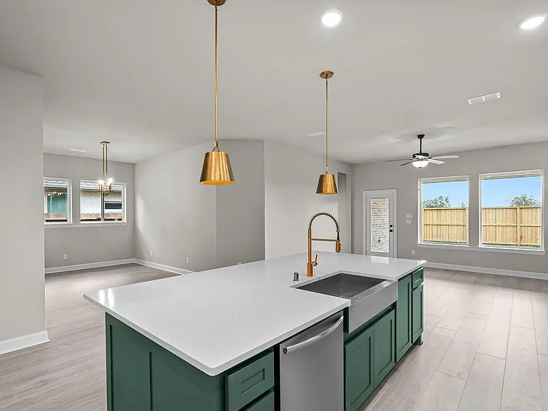 139 Amaranth Way — Photo 12