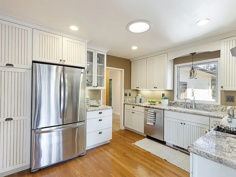 525 Keyes Ave — Photo 13